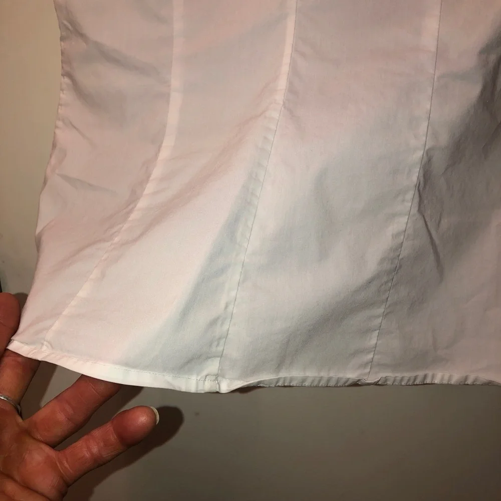 CALVIN KLIEN Pleated White Cap Sleeve Blouse. - Picture 8 of 8